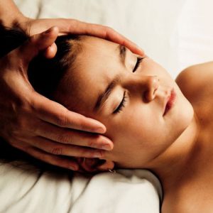 Massages et soins corps à domicile